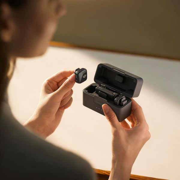 Мікрофонна радіосистема для смартфона та камери DJI Mic Mini 2TX + 1RX + Charging Case (CP.RN.00000433.01) CP.RN.00000433.01 фото