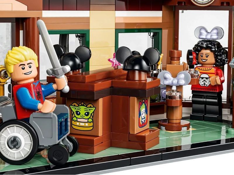 Конструктор LEGO Disney Главная улица Диснейленда (43302) 43302 фото
